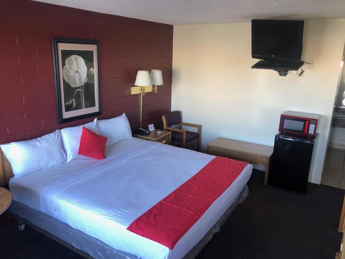 Hotel Silver Airport 2*