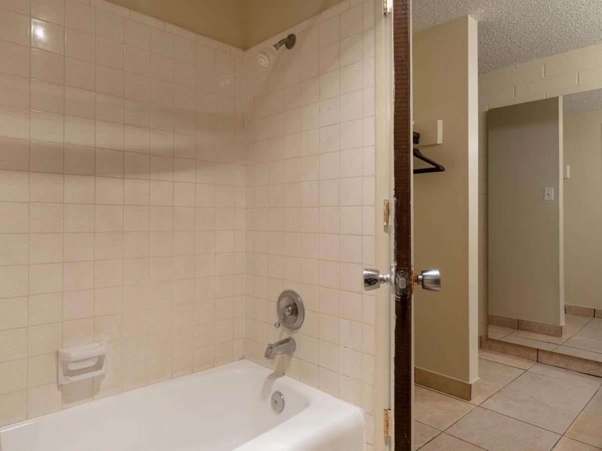 Silver Airport Hotel 2*